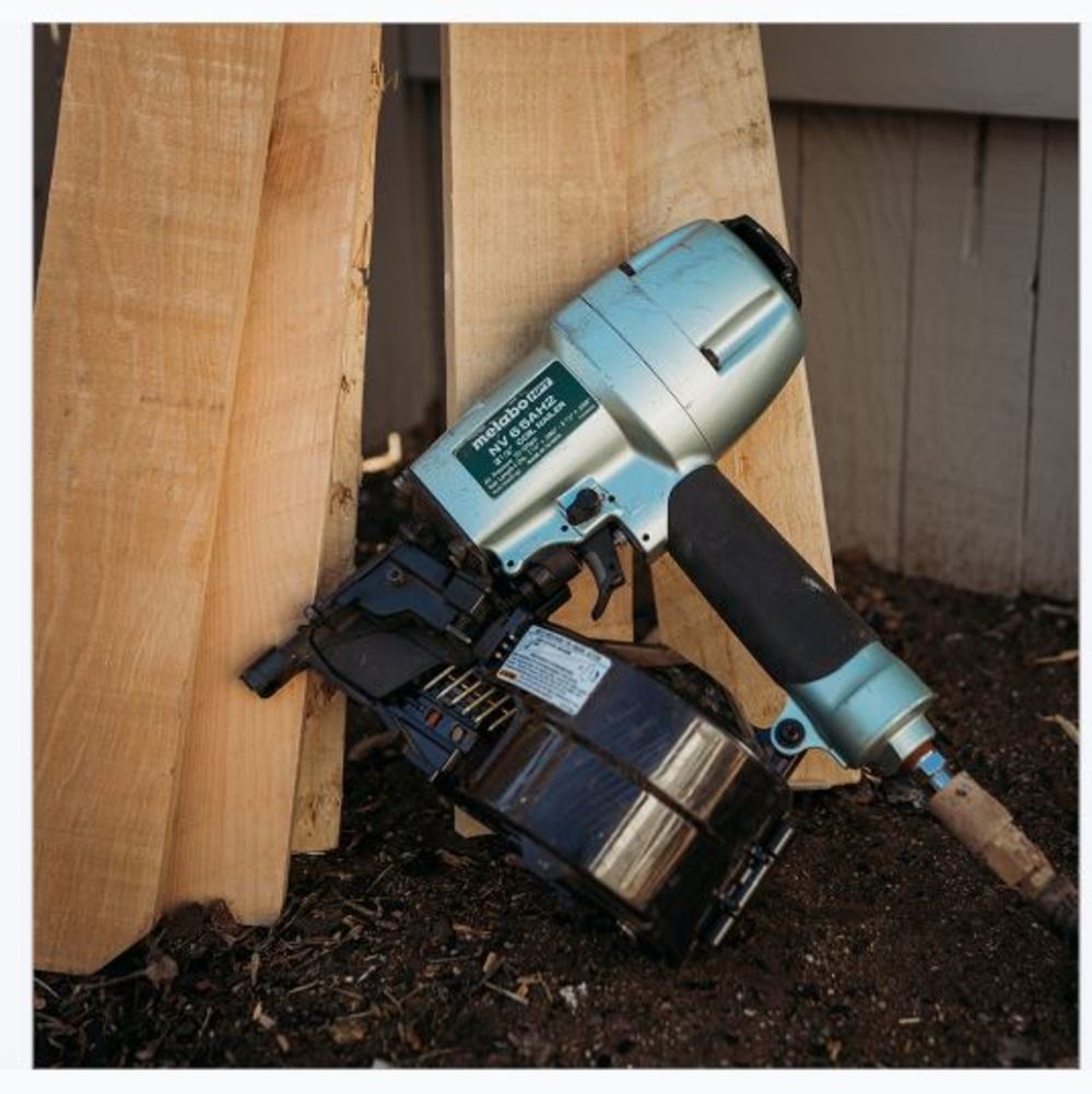 Metabo HPT Pro Bundle 2-1/2 Inch Coil Siding Nailer with BONUS Impact  Driver Kit