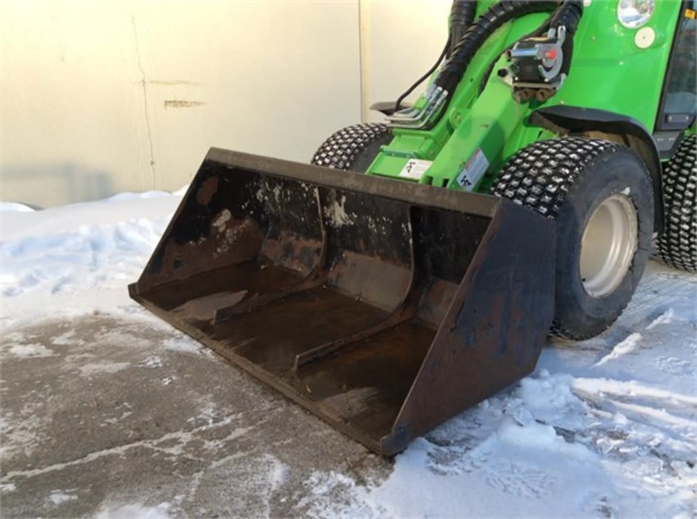 Avant 55 10.4Cu Ft General Purpose Bucket Used